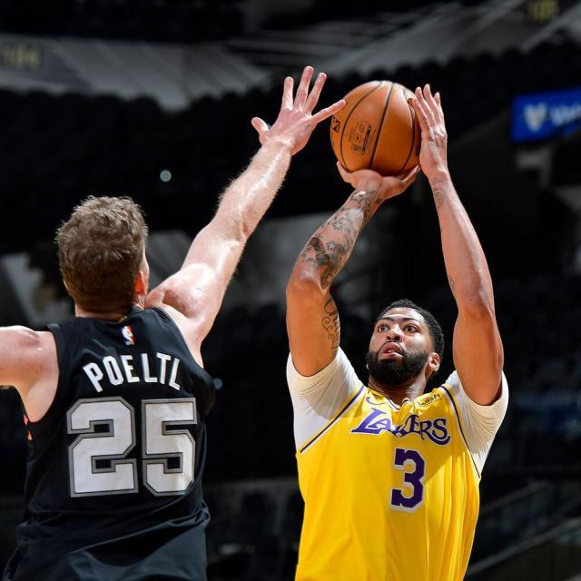 1609690738009063951.jpg anthony-davis-jakob-poeltl.jpg